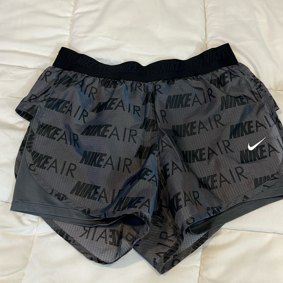 Nike running shorts - Picture 1 of 1